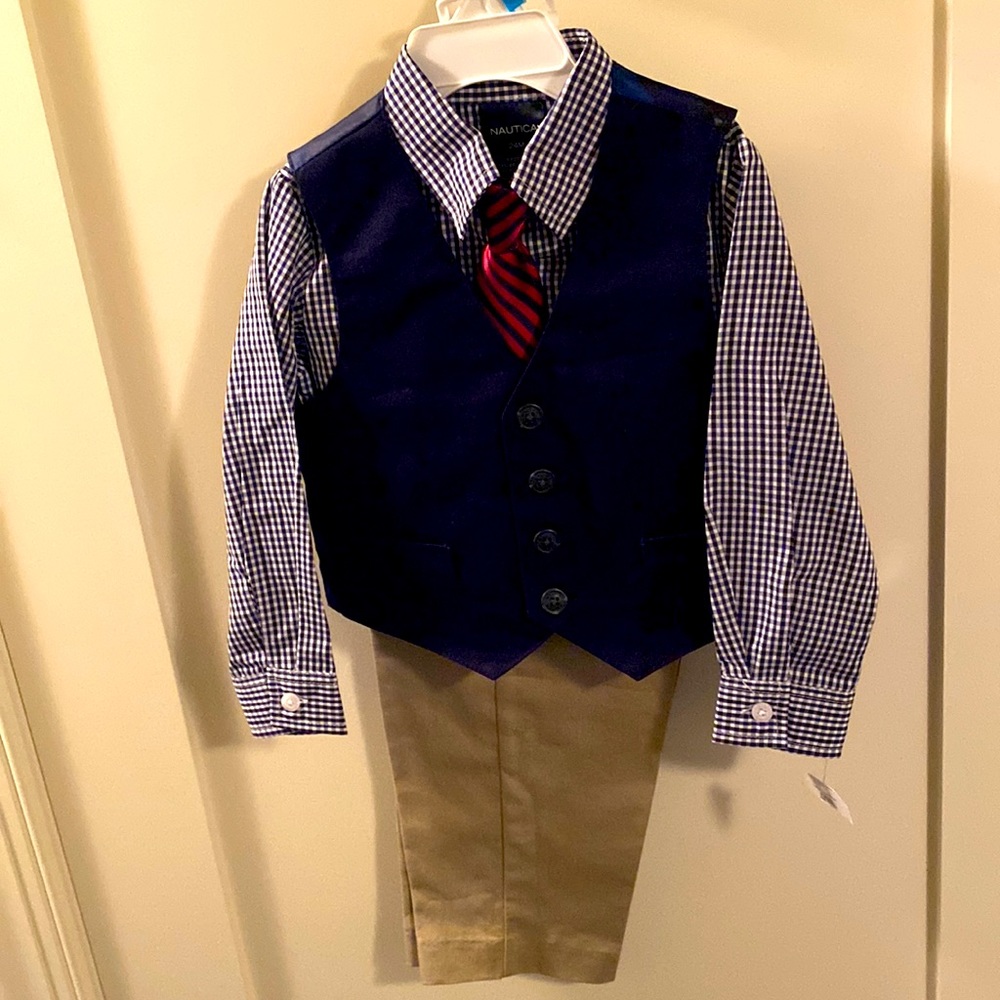 Nautica NWT blue & khaki 4-piece suit set. Size 24 month